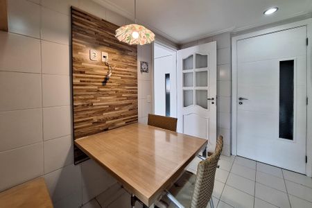 Apartamento à venda com 196m², 3 quartos e 2 vagasCozinha