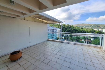 Apartamento à venda com 196m², 3 quartos e 2 vagasCobertura