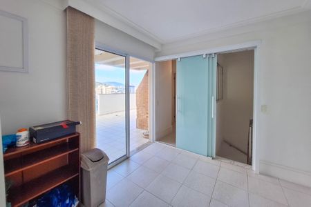 Apartamento à venda com 196m², 3 quartos e 2 vagasSala 2