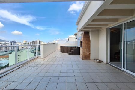 Apartamento à venda com 196m², 3 quartos e 2 vagasCobertura