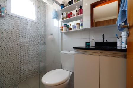 Casa de condomínio à venda com 80m², 2 quartos e 1 vaga Casa de condomínio à venda com 80m², 2 quartos e 1 vagaBanheiro da Suíte 1