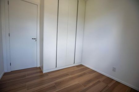 Apartamento à venda com 66m², 2 quartos e 2 vagas Apartamento à venda com 66m², 2 quartos e 2 vagasQuarto Suíte 2