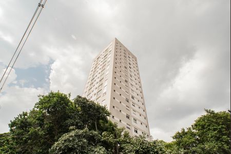 Apartamento à venda com 64m², 2 quartos e 1 vaga Apartamento à venda com 64m², 2 quartos e 1 vagaFachada