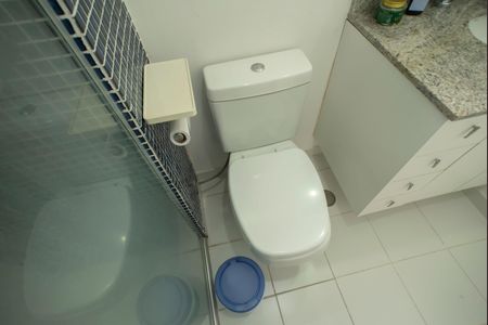 Apartamento à venda com 64m², 2 quartos e 1 vaga Apartamento à venda com 64m², 2 quartos e 1 vagaBanheiro da Suíte 2