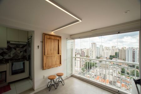 Apartamento à venda com 64m², 2 quartos e 1 vaga Apartamento à venda com 64m², 2 quartos e 1 vagaVaranda