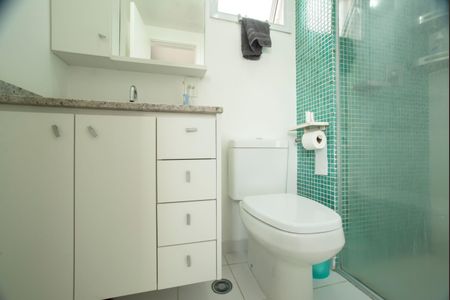 Apartamento à venda com 64m², 2 quartos e 1 vaga Apartamento à venda com 64m², 2 quartos e 1 vagaBanheiro da Suíte 1