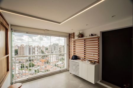 Apartamento à venda com 64m², 2 quartos e 1 vaga Apartamento à venda com 64m², 2 quartos e 1 vagaVaranda