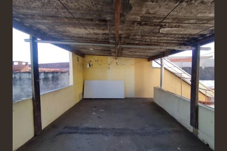 Varanda  de casa à venda com 4 quartos, 120m² em Vila Liviero, São Paulo