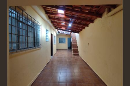 Quintal  de casa à venda com 4 quartos, 120m² em Vila Liviero, São Paulo