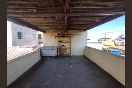 Casa à venda com 120m², 4 quartos e 5 vagasVaranda 