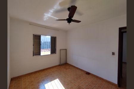 Casa à venda com 120m², 4 quartos e 5 vagasQuarto 2 