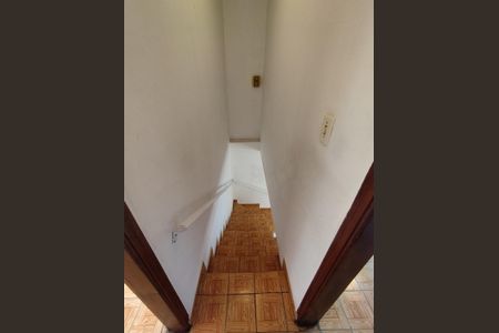 Casa à venda com 120m², 4 quartos e 5 vagasEscada 
