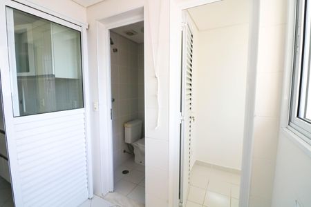 Apartamento à venda com 97m², 3 quartos e 2 vagas Apartamento à venda com 97m², 3 quartos e 2 vagasÁrea de Serviço