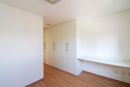 Apartamento à venda com 97m², 3 quartos e 2 vagas Apartamento à venda com 97m², 3 quartos e 2 vagasQuarto 4 Suíte