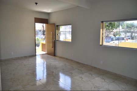 Casa para alugar com 220m², 3 quartos e 1 vagaSala