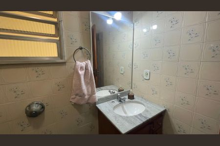 Casa à venda com 400m², 6 quartos e 3 vagasBanheiro da Suíte 2