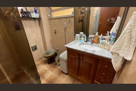 Casa à venda com 400m², 6 quartos e 3 vagasBanheiro da Suíte 1