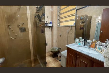 Casa à venda com 400m², 6 quartos e 3 vagasBanheiro da Suíte 1