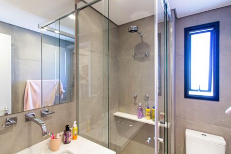 Apartamento à venda com 100m², 3 quartos e 2 vagas Apartamento à venda com 100m², 3 quartos e 2 vagasBanheiro da Suíte 1