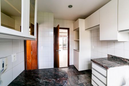 Apartamento para alugar com 150m², 4 quartos e 2 vagas Apartamento para alugar com 150m², 4 quartos e 2 vagasCozinha