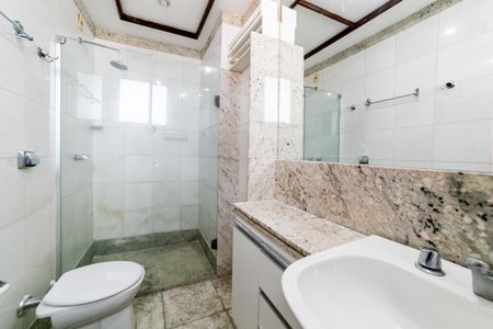 Apartamento para alugar com 150m², 4 quartos e 2 vagas Apartamento para alugar com 150m², 4 quartos e 2 vagasBanheiro da Suíte