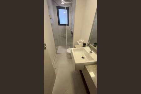 Banheiro social de apartamento para alugar com 1 quarto, 46m² em Centro, Campinas