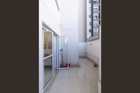 Apartamento à venda com 49m², 1 quarto e 1 vaga Apartamento à venda com 49m², 1 quarto e 1 vagaVaranda