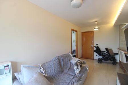Apartamento à venda com 67m², 2 quartos e 1 vagaSala