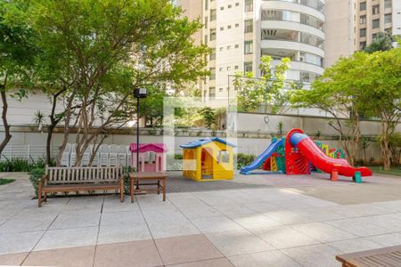 Apartamento à venda com 112m², 3 quartos e 3 vagas Apartamento à venda com 112m², 3 quartos e 3 vagasÁrea comum - Playground