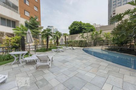 Apartamento à venda com 112m², 3 quartos e 3 vagas Apartamento à venda com 112m², 3 quartos e 3 vagasÁrea comum - Piscina