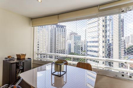 Apartamento à venda com 112m², 3 quartos e 3 vagas Apartamento à venda com 112m², 3 quartos e 3 vagasVaranda