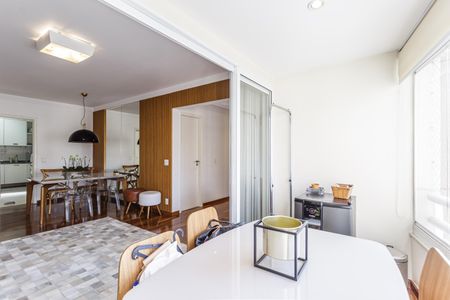 Apartamento à venda com 112m², 3 quartos e 3 vagas Apartamento à venda com 112m², 3 quartos e 3 vagasVaranda