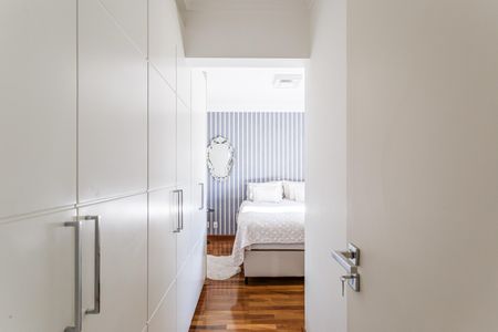 Apartamento à venda com 112m², 3 quartos e 3 vagas Apartamento à venda com 112m², 3 quartos e 3 vagasQuarto Suíte