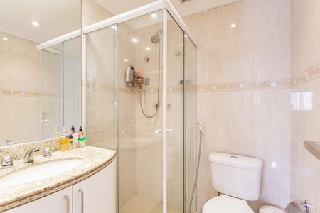 Apartamento à venda com 112m², 3 quartos e 3 vagas Apartamento à venda com 112m², 3 quartos e 3 vagasBanheiro Social