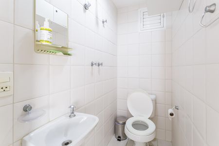 Apartamento à venda com 112m², 3 quartos e 3 vagas Apartamento à venda com 112m², 3 quartos e 3 vagasBanheiro de serviço