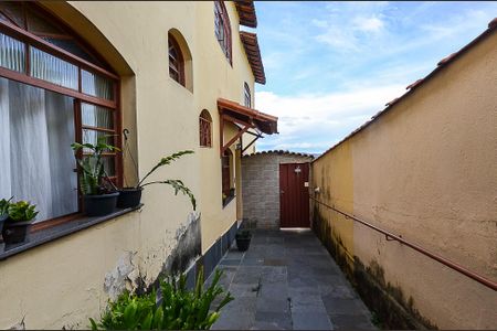 Casa à venda com 96m², 2 quartos e 1 vaga Casa à venda com 96m², 2 quartos e 1 vagaEntrada