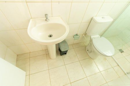 Casa de condomínio para alugar com 90m², 3 quartos e 1 vaga Casa de condomínio para alugar com 90m², 3 quartos e 1 vagaBanheiro Social