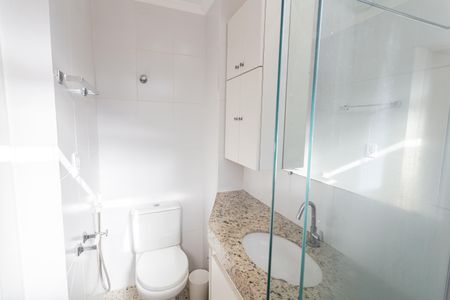 Apartamento para alugar com 65m², 2 quartos e 1 vaga Apartamento para alugar com 65m², 2 quartos e 1 vagaBanheiro da Suíte 1