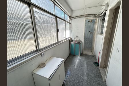 Apartamento à venda com 80m², 3 quartos e 1 vagaÁrea de Serviço