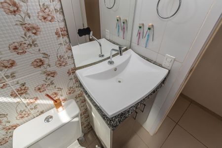 Banheiro  de apartamento à venda com 2 quartos, 45m² em Jardim Lucia (nova Veneza), Sumaré