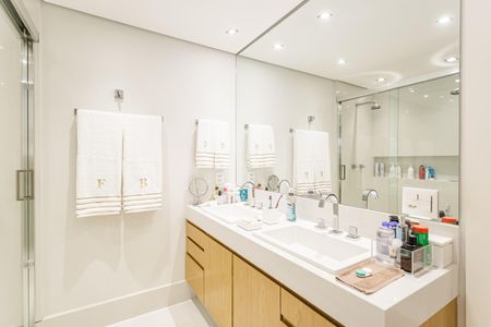 Apartamento à venda com 148m², 3 quartos e 3 vagasBanheiro da Suíte