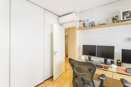 Apartamento à venda com 148m², 3 quartos e 3 vagasQuarto 2