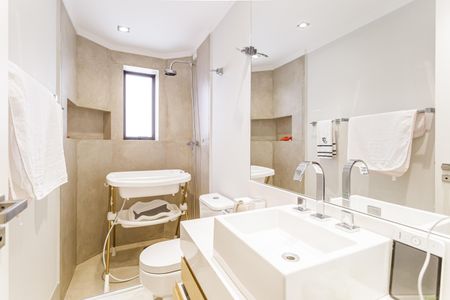 Apartamento à venda com 148m², 3 quartos e 3 vagasBanheiro Social