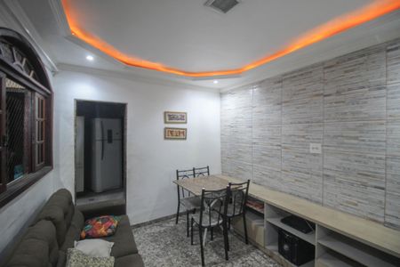 Casa para alugar com 150m², 3 quartos e 1 vaga Casa para alugar com 150m², 3 quartos e 1 vagaSala