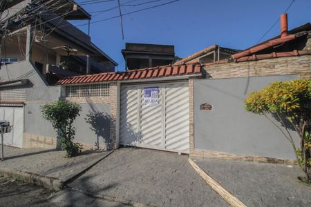 Casa para alugar com 150m², 3 quartos e 1 vaga Casa para alugar com 150m², 3 quartos e 1 vagaFachada