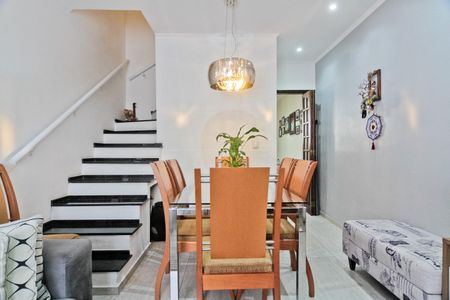 Casa de condomínio à venda com 109m², 2 quartos e 2 vagas Casa de condomínio à venda com 109m², 2 quartos e 2 vagasSala