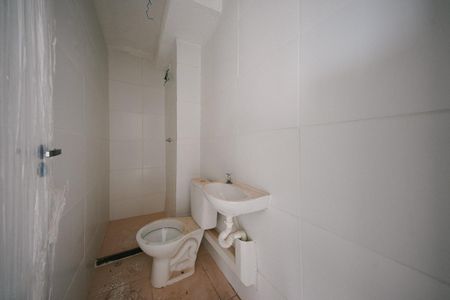 Apartamento para alugar com 33m², 2 quartos e sem vaga Apartamento para alugar com 33m², 2 quartos e sem vagaBanheiro