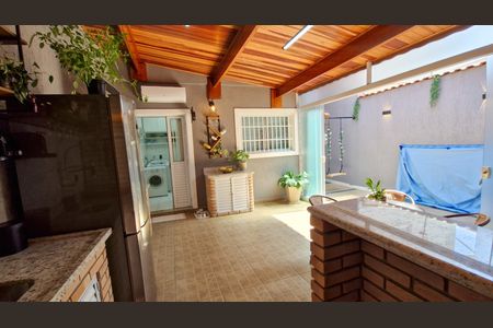 Casa à venda com 153m², 3 quartos e 4 vagasQuintal