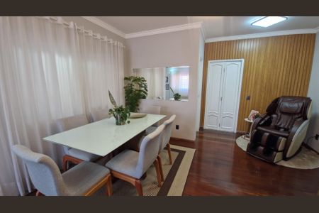 Casa à venda com 153m², 3 quartos e 4 vagasSala