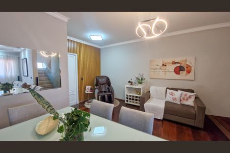 Casa à venda com 153m², 3 quartos e 4 vagasSala